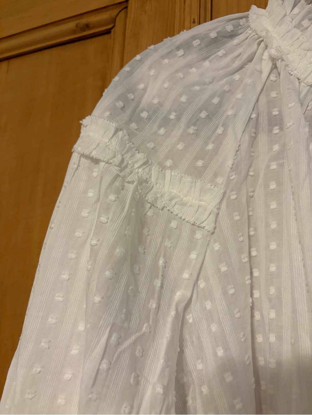 Vineyard Vines Women’s Cotton White Swiss Dot Ruffle Neck Blouse Sz Large - Picture 7 of 10